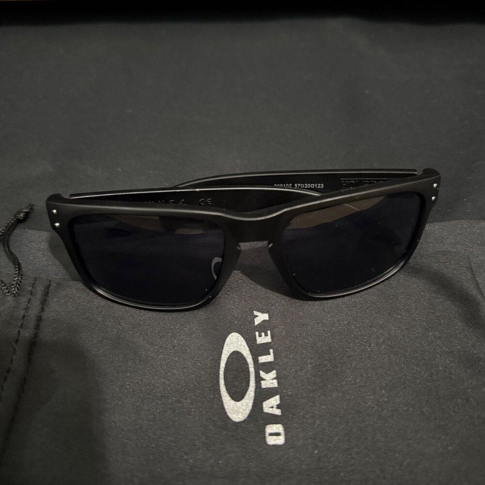 NEW Oakley Holbrook Mens Sunglasses 9102 Black Matte Frame Red Icons - Picture 5 of 7